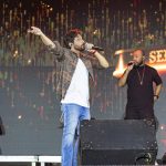 Forró das antigas e sertanejo embalam sergipanos e turistas na véspera do feriado no Arraiá do Povo