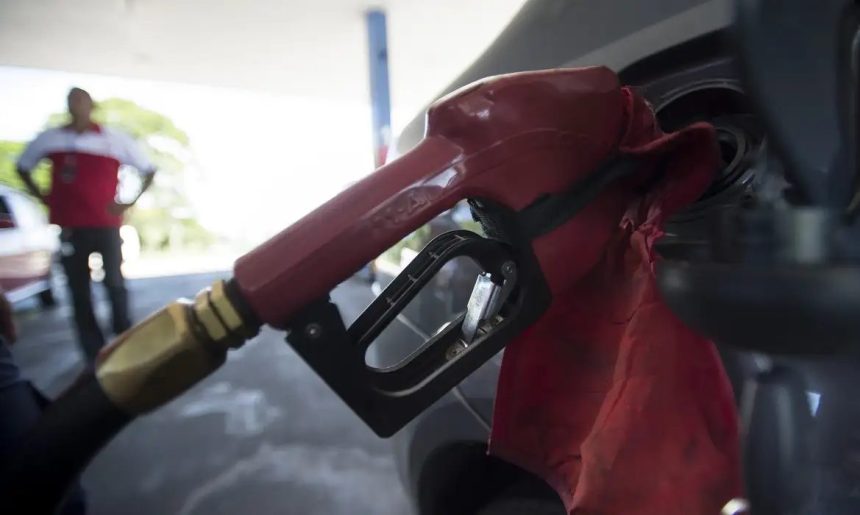 Governo inicia retirada gradual de subsídios aos combustíveis