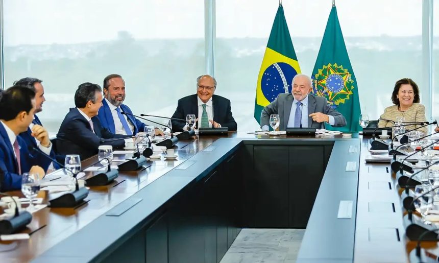 Governo prevê aumento de etanol na gasolina de 30% para até 32%