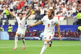 Harry Kane sobra em campo e Inglaterra bate Croácia por 4 a 2 na Copa