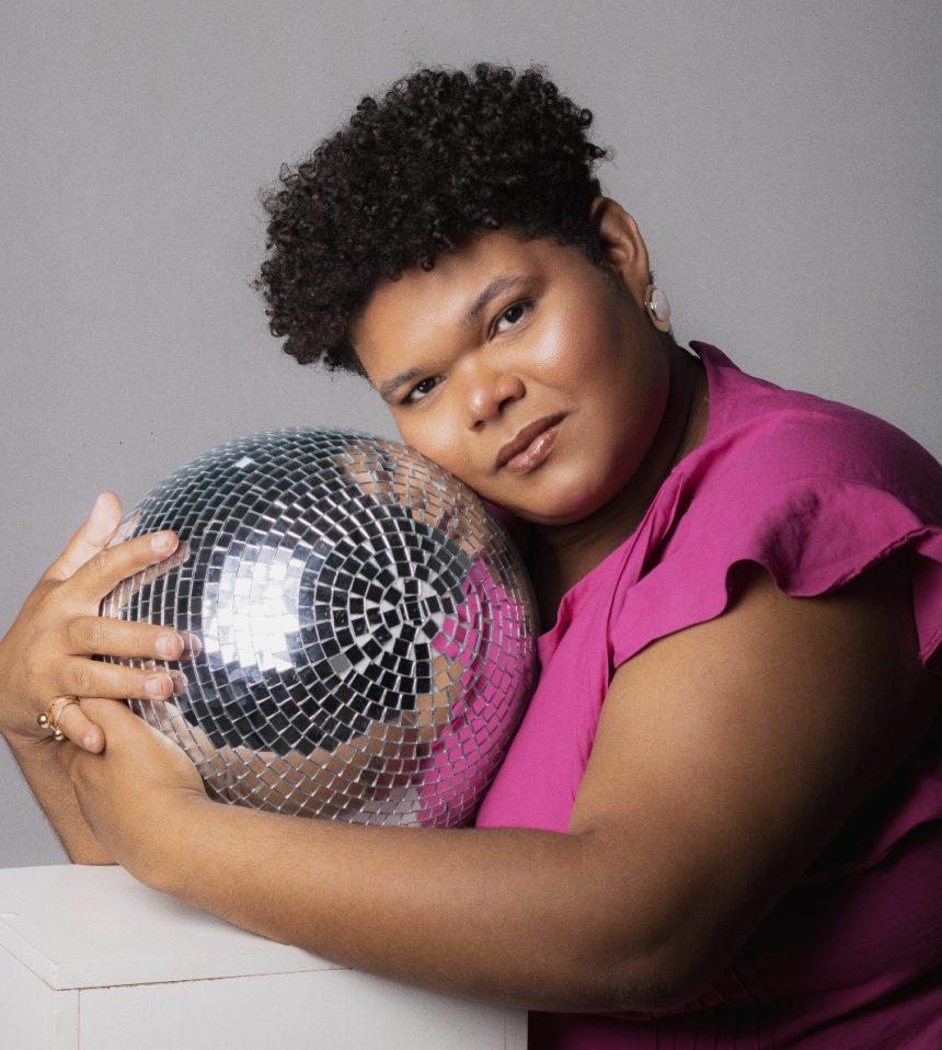 DJ sergipana Quésia estreia em três das maiores casas LGBT+ do Brasil