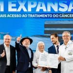 Lula entrega aparelhos de radioterapia em São Paulo