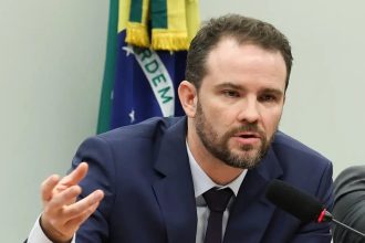 Lula pede a Durigan que avalie possíveis prejuízos de medidas dos EUA