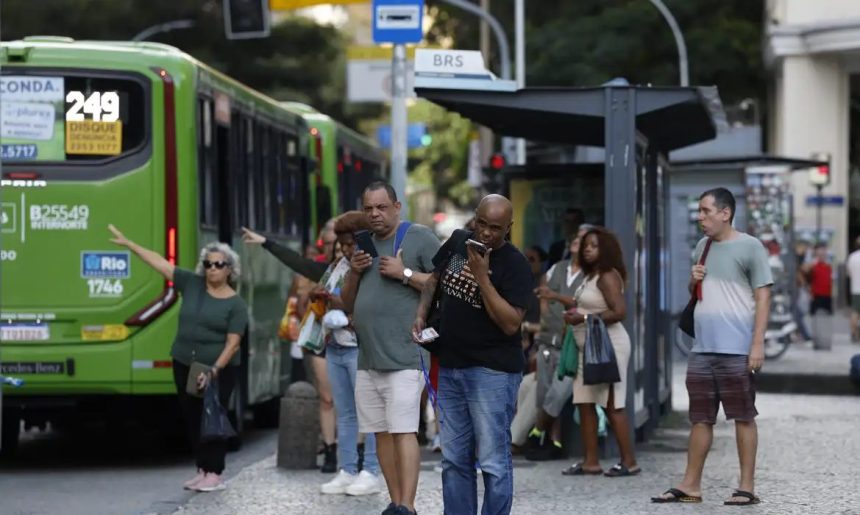 Lula sanciona lei do Marco Legal do Transporte Público Coletivo