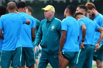 Mau tempo atrasa voo do Brasil para Miami, sede do jogo com a Escócia