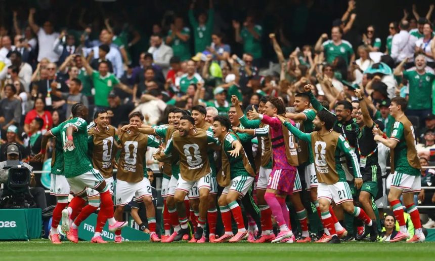 México abre Copa vencendo África do Sul em duelo com três expulsões