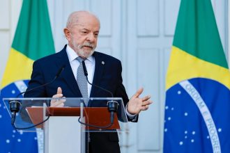 “Não se meta nas eleições no Brasil”, diz Lula a Trump