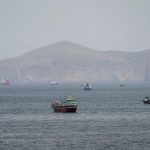 Petroleiro é atingido em Ormuz em meio a ataques entre Irã e EUA