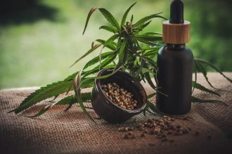 Projeto apoia mães e crianças atípicas tratadas à base de cannabis
