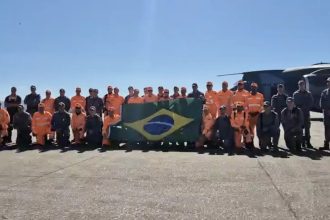 Quarto voo brasileiro para Venezuela decola com bombeiros e donativos