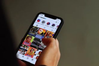 Redes sociais causam polarização e isolamento político em jovens