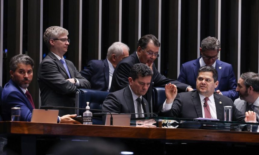 Senado aprova uso do Fundo do Pré-Sal para dívidas do agro