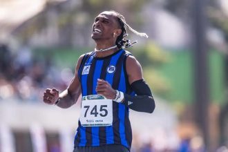 Alison vence 400m com barreiras com melhor marca mundial em 2026