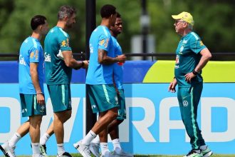 Brasil inicia preparação para oitavas da Copa contra Noruega