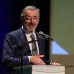 “Brasil não vai abandonar a mesa”, diz ministro sobre taxação dos EUA