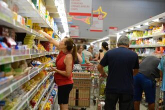 Cesta básica fica mais cara em 17 capitais brasileiras em junho