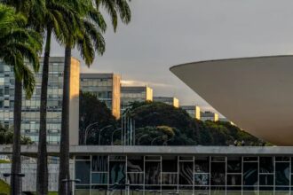 Congresso se aproxima do recesso sem votar PEC 6×1 e PL da Misoginia