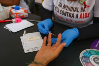 Desinformação sobre HIV dificulta tratamento e aumenta preconceito