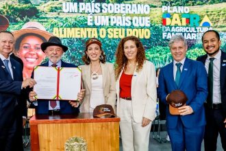 “Melhor arma que um país pode ter é alimento”, diz Lula