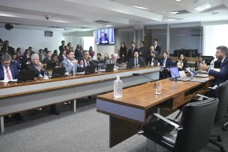 Pedido de vista adia votação da Política de Minerais Críticos