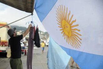 Quase metade dos jovens argentinos vive em vulnerabilidade social