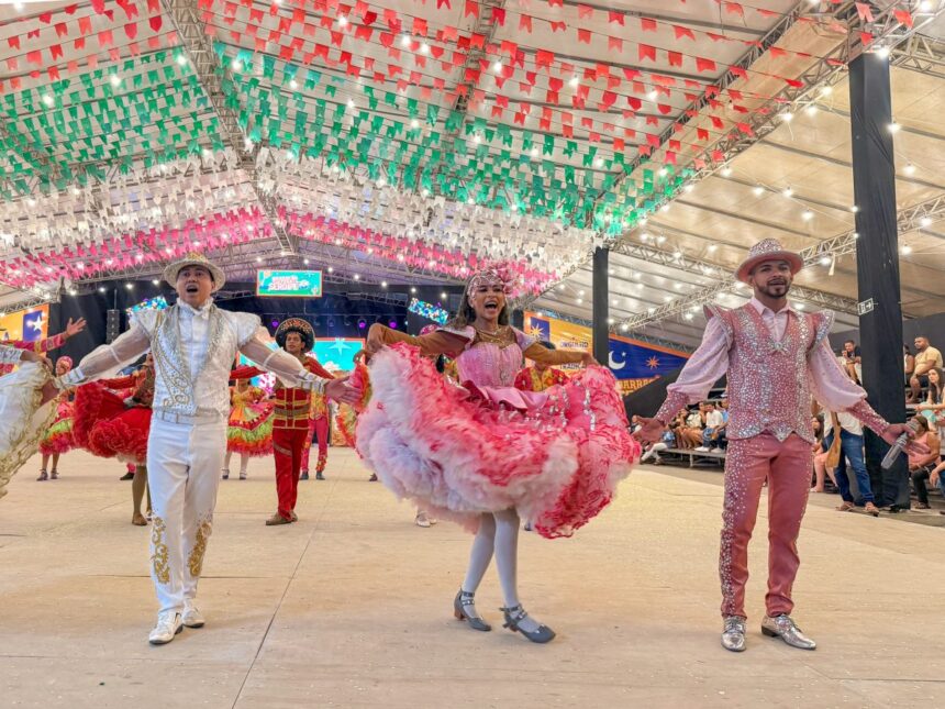 Última semana da Vila do Forró reúne famílias e artistas em celebração à cultura sergipana