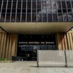 BC aponta desaceleração da inflação, mas mantém alerta sobre riscos
