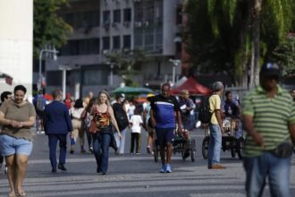 Crescimento populacional caiu para 0,37% em 2026, estima IBGE