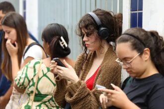 Desigualdades marcam formalização do trabalho entre jovens brasileiros