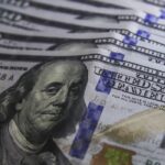 Dólar cai para R$ 5,17 após anúncio de recompra de títulos nos EUA