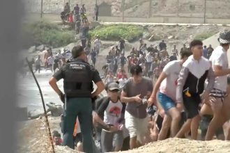 Espanha cita grupos “reacionários” e fake news em imigração em Ceuta