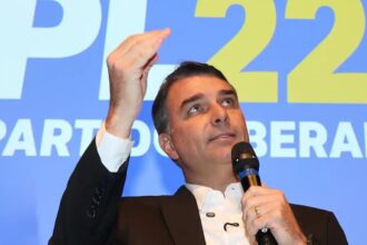 Filho mais velho de Bolsonaro, Flávio disputa a Presidência pelo PL