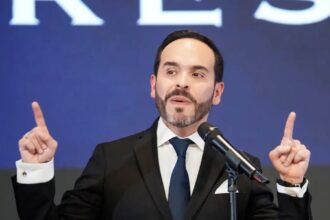 Governo Espriella encerra jornalismo da mídia pública da Colômbia