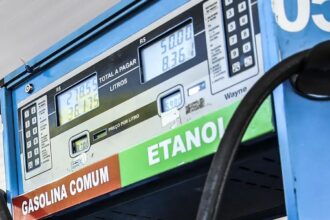 Governo sanciona lei que permite reduzir tributos sobre combustíveis