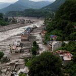Nepal monitora dois lagos; risco de enchentes persiste