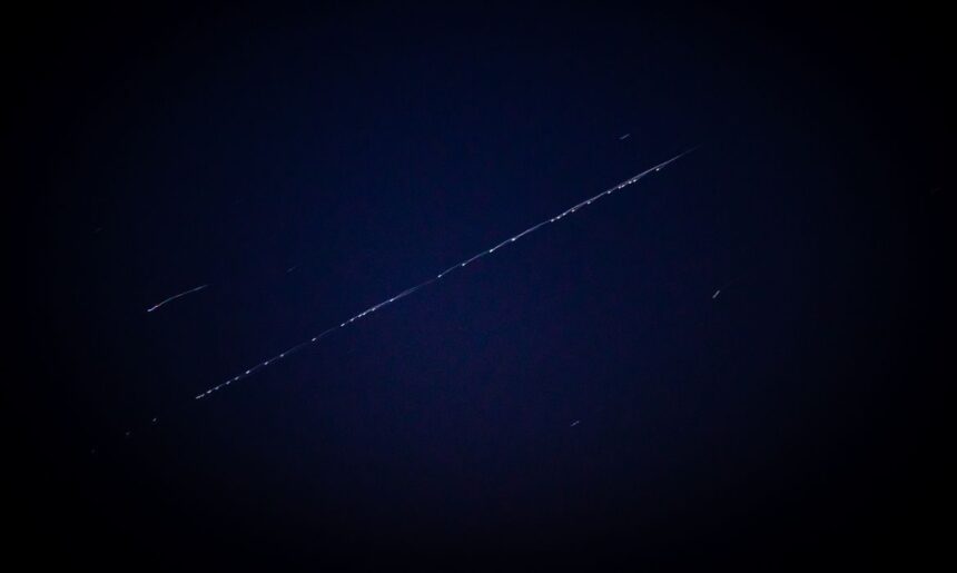 Proliferação de satélites põe em risco observações astronômicas