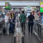 Setor de serviços fica estável em junho e sobe 2% no 1º semestre