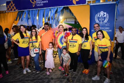 Presidente do TJSE é coroada madrinha da 25ª Parada LGBT+ e defende: “Viva a liberdade!”
