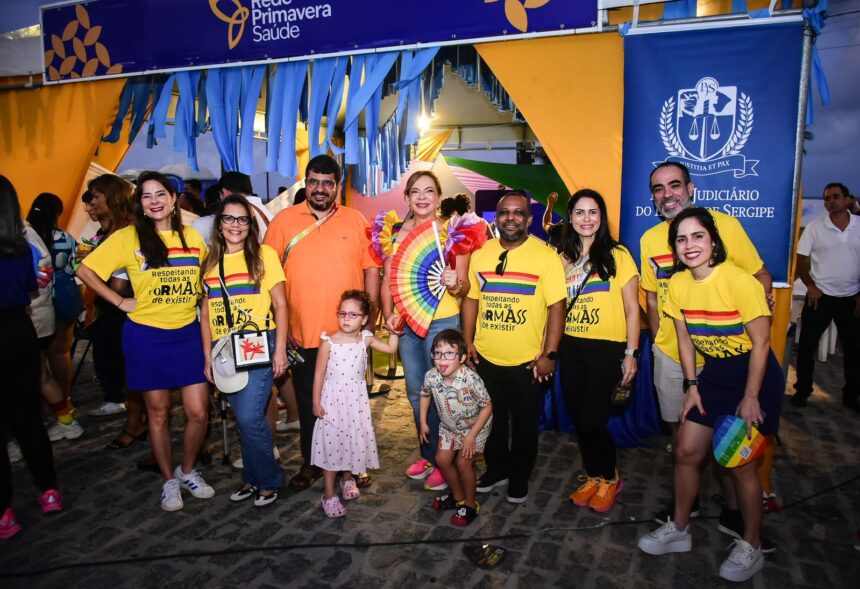 Presidente do TJSE é coroada madrinha da 25ª Parada LGBT+ e defende: “Viva a liberdade!”