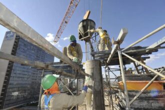 Brasil cria 165,8 mil postos de trabalho em agosto, aponta Caged
