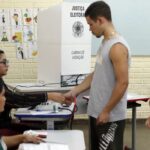 Caminhos da Reportagem: importância do voto para jovens e idosos