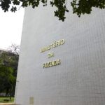 Governo reduz projeção do PIB para 2% em 2026 e 2,3% em 2027