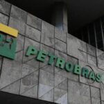 Petrobras batiza primeiro navio a navegar com tripulação 100% feminina