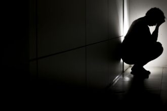 Prevenção ao suicídio: profissionais de saúde destacam riscos com bets
