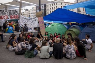 Protestos em Madri entram no 3º dia após despejo de aposentada