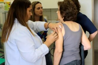 SUS amplia cobertura da vacina Pneumo 20 para maiores de 85 anos