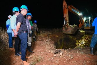 Fábio Mitidieri acompanha trabalho da Deso após rompimento da Adutora do São Francisco