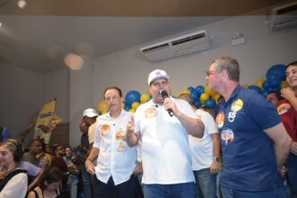 Encontro com amigos de Cláudio Mitidieri lota o Balacobaco, em Aracaju