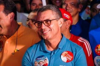 Em mais uma ida ao Sertão, Fábio Mitidieri é abraçado pelo povo nas ruas