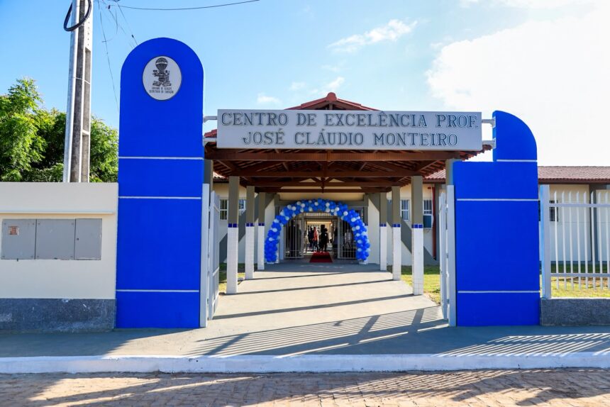 Fábio entregou 100 escolas, criou programa de intercâmbio, premiou alunos e professores e mais